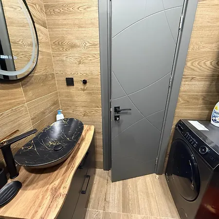 мия 6 Deluxe Apartment *